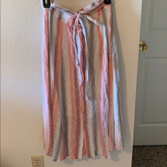 Anthropologie Dresses & Skirts - Anthropologie Tregene striped midi skirt w/ bow